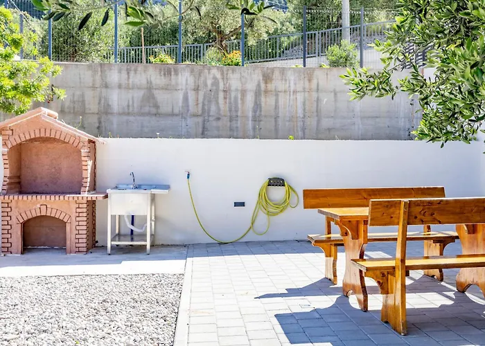 Frane - Maslina And Lavanda Makarska