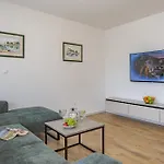 Frane - Maslina And Lavanda Apartment