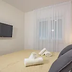 Frane - Maslina And Lavanda Apartment
